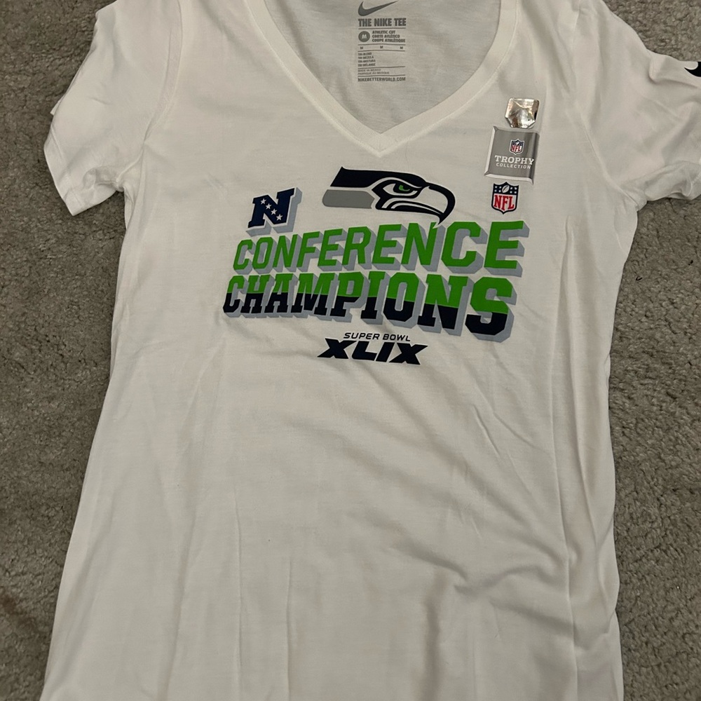 Seattle Seahawks Women’s Tops & Gear.